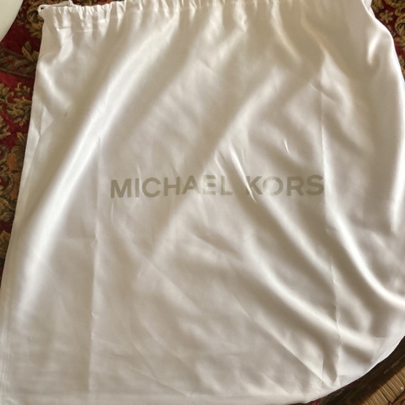 Michael Kors Lydia hobo in cream. Never worn. - Picture 7 of 7